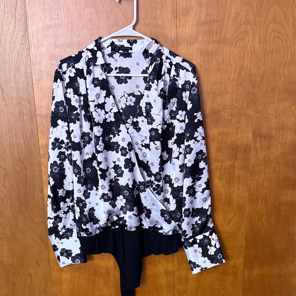Ann Taylor Black and White Floral Top